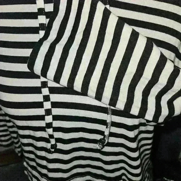 Womans Striped Dress With Hoodie - Picture 8 of 14